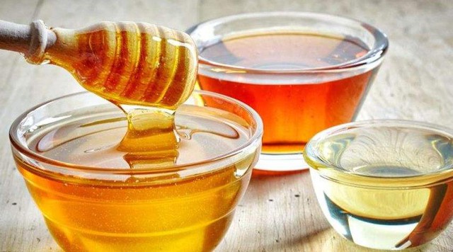 Mỗi ngày uống 1 cốc nước mật ong sẽ giúp khỏe mạnh đến 99 tuổi: Nhưng có 3 thực phẩm không nên kết hợp với mật ong vì sẽ nguy hiểm ngang thuốc độc - Ảnh 1.