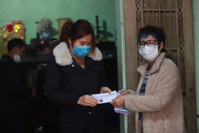 Công nhân thu gom rác ở Hà Nội bị nợ lương nhiều tháng: Tết này ấm cúng hơn rồi - Ảnh 13.