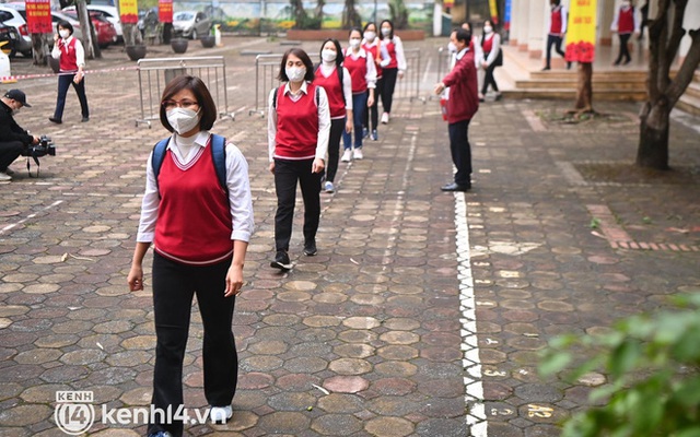 Chiều ngày 22/1, một số trường học trên địa bàn Hà Nội đã tổ chức buổi diễn tập chuẩn bị cho việc đón học sinh trở lại trường sau dịp Tết Nguyên đán.