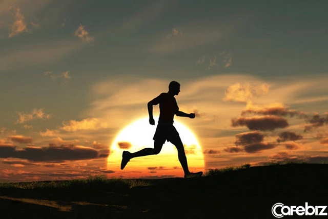Một người đàn ông 44 tuổi mỗi tối chạy được 5 km, sau nửa năm thu được lợi ích bất ngờ - Ảnh 3.