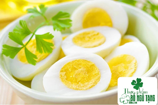 Ăn trứng trần hại gan - có thật không? BS dinh dưỡng chỉ cách ăn trứng tốt cho sức khoẻ - Ảnh 1.