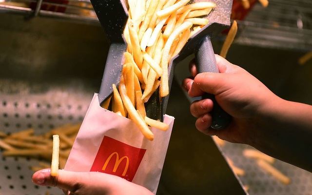 Làn sóng tẩy chay McDonald's của đàn ông Hàn Quốc diễn ra chỉ vì một biểu tượng emoji hình bàn tay.