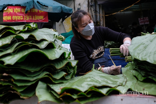 24 Tết đi chợ lá dong lâu đời nhất Hà Nội: Đìu hiu khách mua, giá bán tăng gấp đôi năm ngoái - Ảnh 12.
