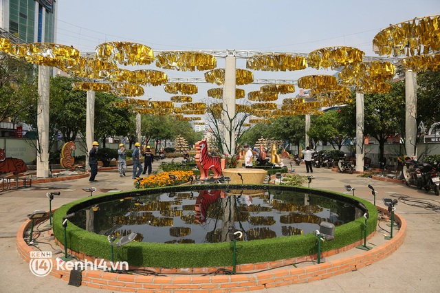 Ảnh: Cận cảnh những chú hổ đầy khí chất trên đường hoa Nguyễn Huệ Tết Nhâm Dần 2022 - Ảnh 13.