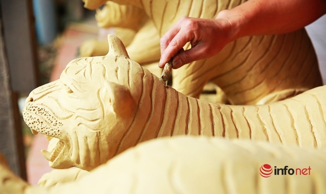 Nghệ nhân làng gốm hơn 500 tuổi ở Hội An say sưa tạo hình ông hổ chào Tết Nhâm Dần 2022 - Ảnh 11.