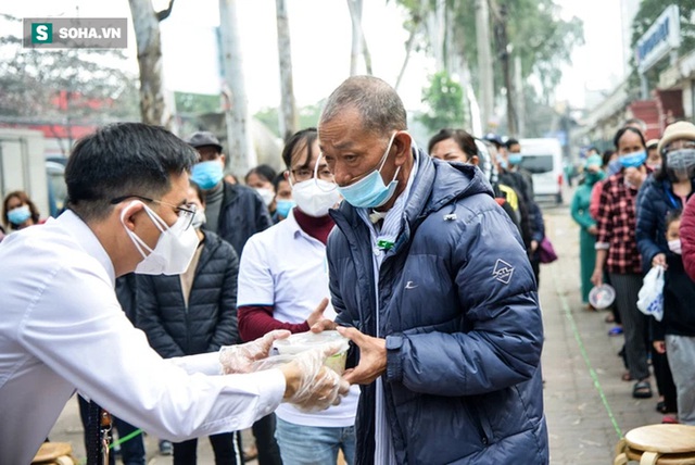  Bác sĩ nha khoa bỏ phòng khám đi bán phở... 2 nghìn đồng/bát - Ảnh 2.