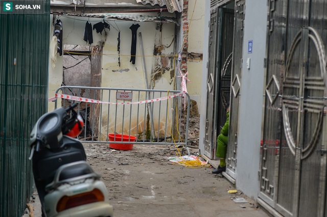  Vụ nổ kinh hoàng làm 3 người chết ở Hà Nội: Người tôi run bần bật khi nhìn hiện trường - Ảnh 1.