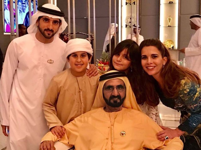 Cuộc sống xa hoa không tưởng của vợ cũ Tiểu vương Dubai - Ảnh 1.