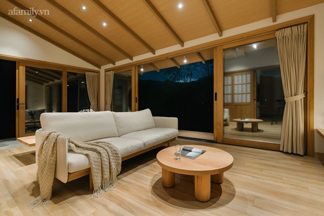 Ngôi nhà nằm giữa núi rừng Ba Vì hùng vĩ gây ấn tượng khi có kiến trúc tối giản của người Nhật - Ảnh 2.