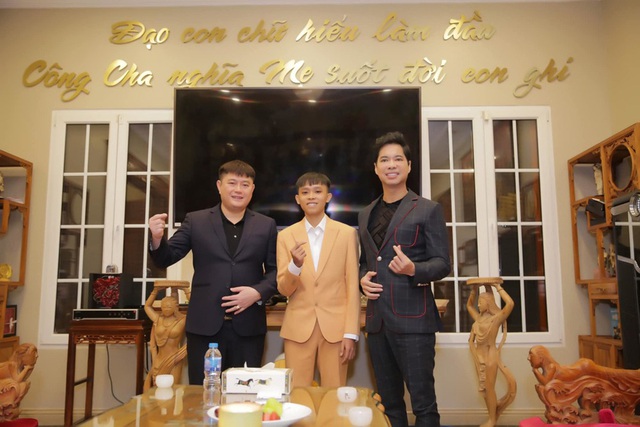  2 đại gia Việt Nam siêu giàu khiến Ngọc Sơn rơi nước mắt, coi như ruột thịt là ai? - Ảnh 2.