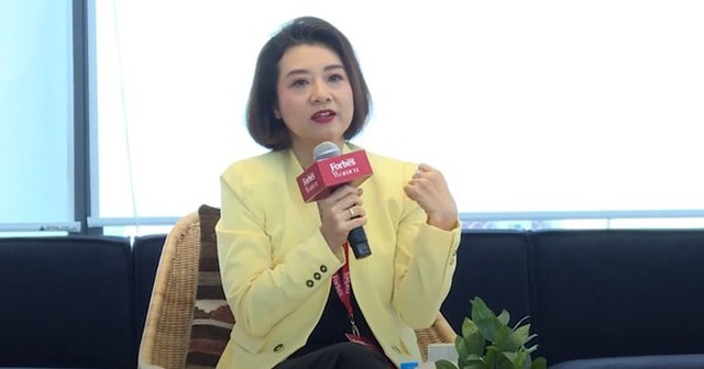CEO Constantia Việt Nam Nguyễn Phụng Trân phát biểu tại Hội thảo Phụ nữ Phát triển Sự nghiệp. Ảnh: Forbes Việt Nam.