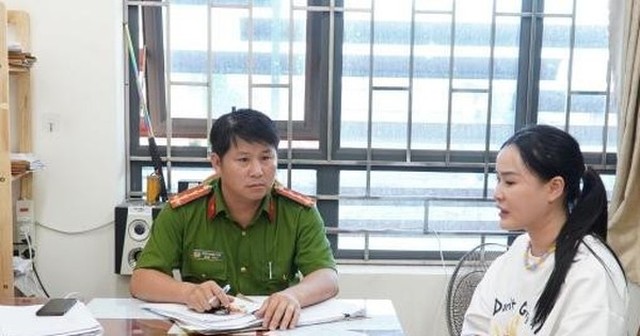Ninh Thị Vân Anh làm việc với Công an TP.Phan Thiết chiều 12/10. Ảnh: VTC.