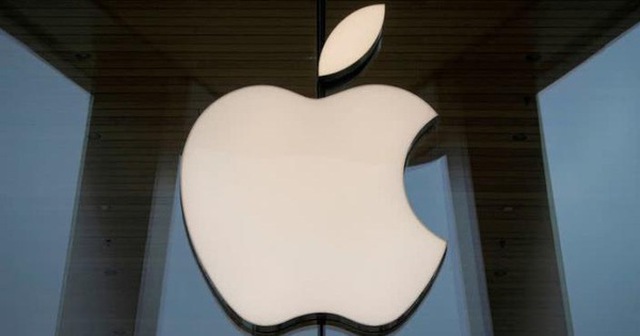 Logo Hãng công nghệ Apple tại một cửa hàng ở New York - Ảnh: REUTERS