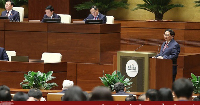 Thủ tướng Phạm Minh Chính trình bày báo cáo kết quả thực hiện Kế hoạch phát triển kinh tế - xã hội (KTXH) năm 2022, dự kiến Kế hoạch phát triển KTXH năm 2023