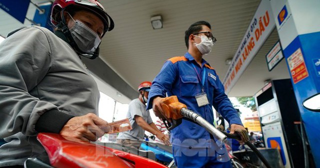 Sở Công Thương TPHCM đề xuất giờ bán xăng dầu (ảnh: Phạm Nguyễn).