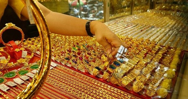 Người mua vàng lỗ gần 1 triệu đồng/lượng sau một tuần (Ảnh minh hoạ).