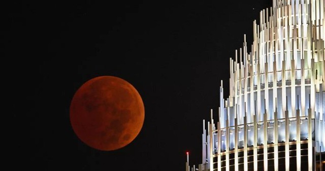 Mặt trăng máu mọc lên tại Bắc Carolina, Mỹ.