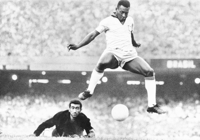 Huyền thoại bóng đá Brazil Pele qua đời ở tuổi 82 - Ảnh 3.
