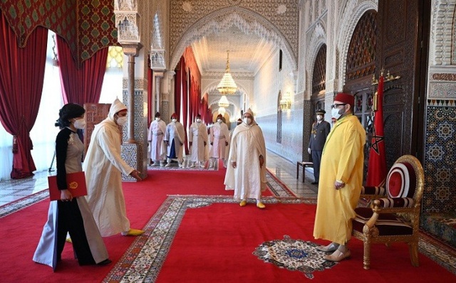 Đại sứ Đặng Thị Thu Hà trình Quốc thư lên Quốc vương Morocco. Ảnh: Báo quốc tế Đại sứ Đặng Thị Thu Hà trình Quốc thư lên Quốc vương Morocco. Ảnh: Báo quốc tế