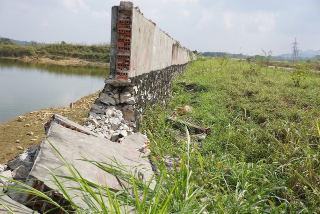 Cận cảnh siêu dự án hơn 1.400 tỷ bỏ hoang bị dừng triển khai ở Thanh Hóa - Ảnh 2.
