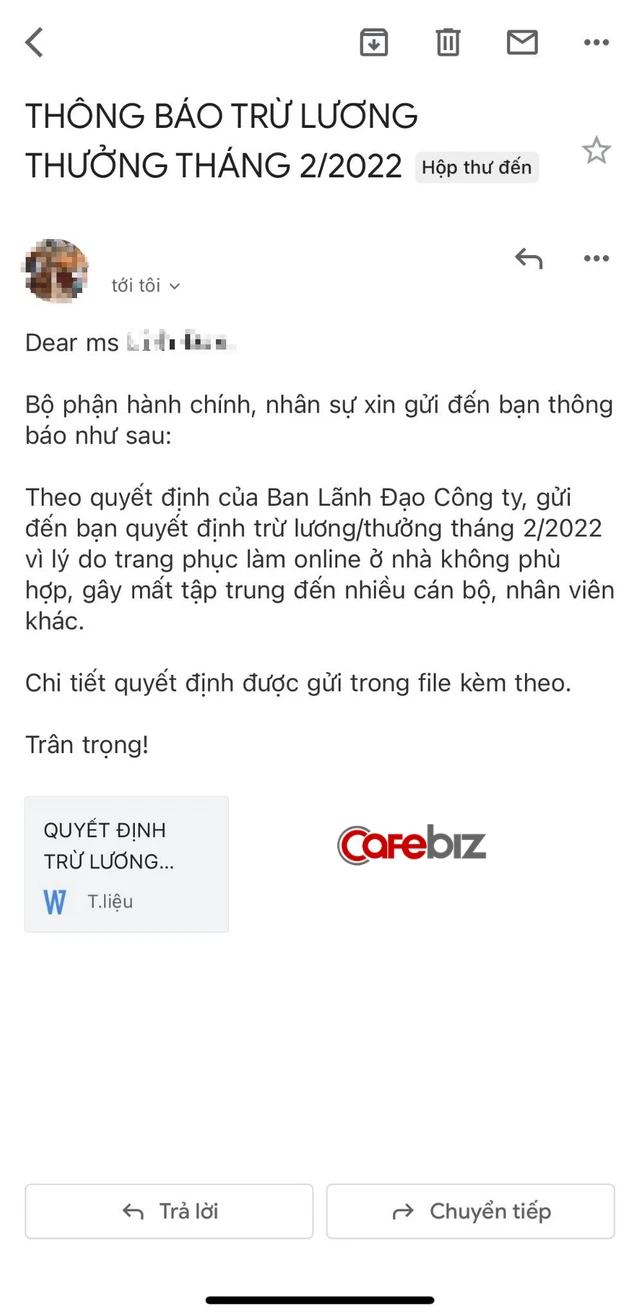 Bị phạt lương vì mặc đồ làm online ‘gây mất tập trung đến nhiều cán bộ, nhân viên khác’, cô gái ấm ức liền được CĐM động viên: ‘Nghỉ việc không cần lăn tăn!’ - Ảnh 1.