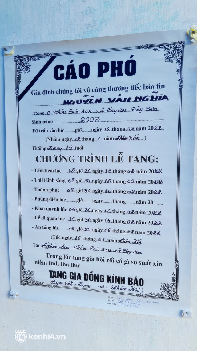 Những hình ảnh xót xa trong đám tang nam sinh Bình Định mất tích khi nhập học: Nghĩa ơi, sao con bỏ cha bỏ mẹ mà đi thế này con ơi... - Ảnh 3.