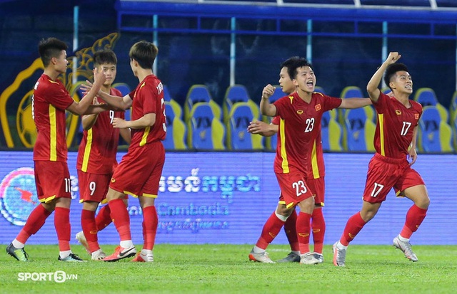  U23 Việt Nam ghi siêu phẩm vào lưới Thái Lan, thủ môn cởi áo ăn mừng với thông điệp ý nghĩa - Ảnh 2.