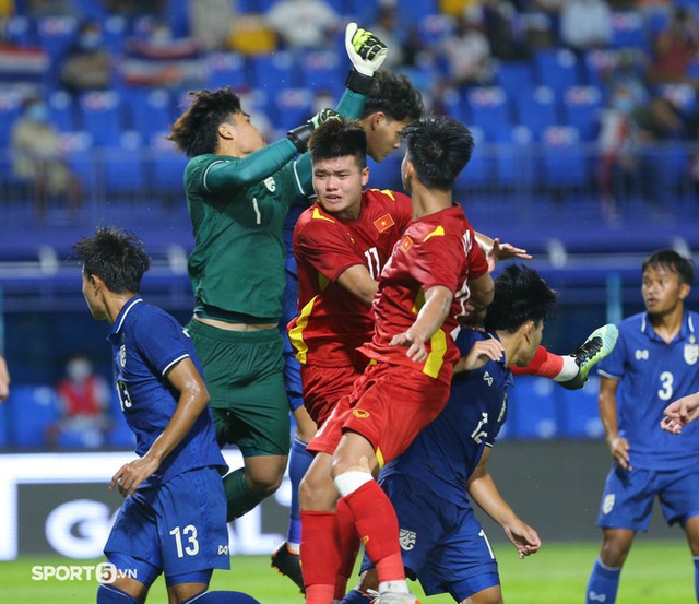  U23 Việt Nam ghi siêu phẩm vào lưới Thái Lan, thủ môn cởi áo ăn mừng với thông điệp ý nghĩa - Ảnh 7.