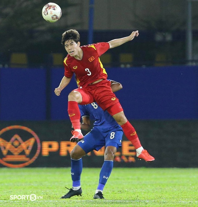  U23 Việt Nam ghi siêu phẩm vào lưới Thái Lan, thủ môn cởi áo ăn mừng với thông điệp ý nghĩa - Ảnh 9.