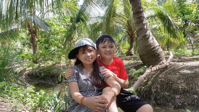 Cặp vợ chồng 1m20 kết hôn ở Đắk Nông: Làm Youtube, sống viên mãn dù không thể sinh con - Ảnh 9.