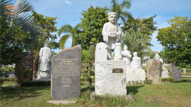 Ngỡ ngàng nghĩa trang 79ha cho giới thượng lưu Việt: Đẹp như resort, khu mộ trị giá tới 50 tỷ đồng! - Ảnh 8.