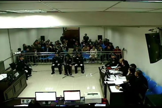 Con trai bị dì ghẻ liên tục bạo hành dã man, hành động của bố mẹ ruột đứa trẻ khiến dân tình dậy sóng  - Ảnh 4.