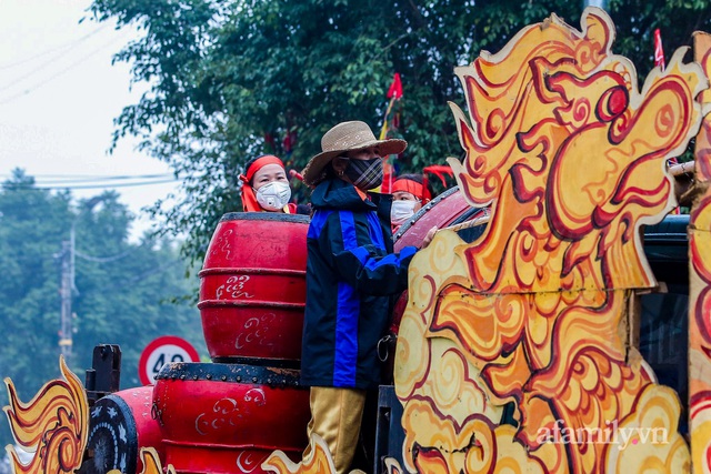 Hàng nghìn người nô nức về xem trâu hoá hổ trong Lễ hội Tịch điền Đọi Sơn - Ảnh 9.