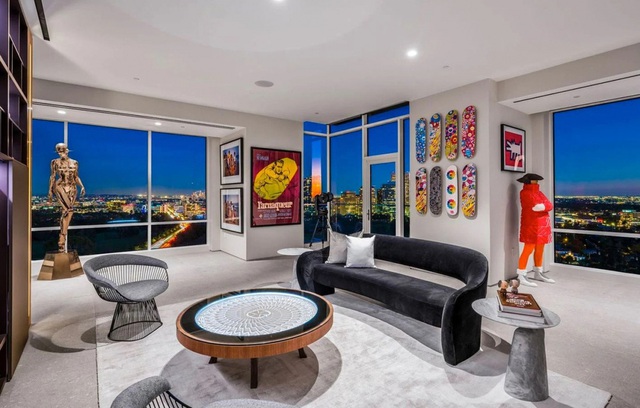 Bên trong căn penthouse đầy nghệ thuật giá 22,5 triệu USD của The Weeknd - Ảnh 1.