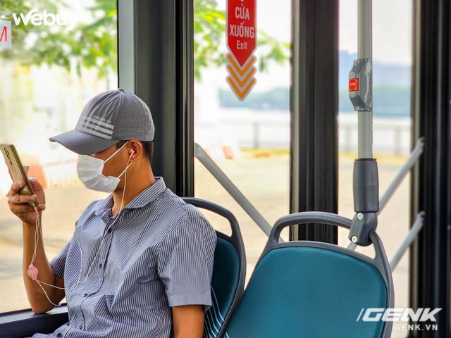  Bỏ 7K trải nghiệm xe buýt điện đầu tiên ở Sài Gòn: Có wifi, cổng sạc USB xài tẹt ga, bonus cực nhiều tiện ích đáng khen  - Ảnh 11.