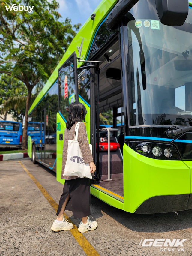 Bỏ 7K trải nghiệm xe buýt điện đầu tiên ở Sài Gòn: Có wifi, cổng sạc USB xài tẹt ga, bonus cực nhiều tiện ích đáng khen  - Ảnh 5.
