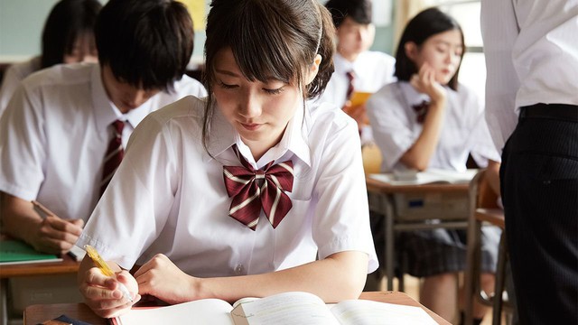 Trường học Nhật Bản cấm nữ sinh buộc tóc đuôi ngựa vì sợ có thể khiến nam sinh tăng... ham muốn - Ảnh 2.
