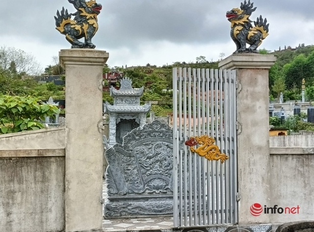 Hà Tĩnh: Kỳ lạ hàng loạt cánh cửa khu mộ ở nghĩa trang bay mất - Ảnh 4.