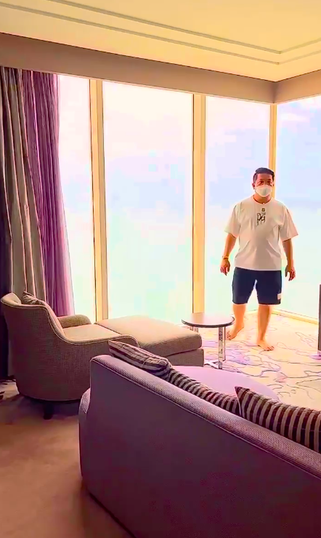 Xem đại gia Đoàn Di Băng review phòng khách sạn hạng Tổng thống mà chóng cả mặt: Người giàu tiêu tiền như này sao? - Ảnh 10. Xem đại gia Đoàn Di Băng review phòng khách sạn hạng Tổng thống mà chóng cả mặt: Người giàu tiêu tiền như này sao? - Ảnh 10.