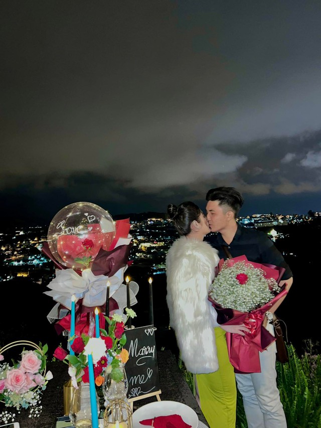 The 13-year love story of the couple from the countryside to the city to establish a business: Even the loaf of bread was divided in two and the property in Saigon made everyone admire!  - Photo 11.