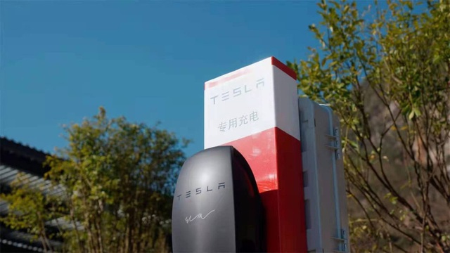   The Chinese village bought 40 Tesla cars to go to street vendors - Photo 3.