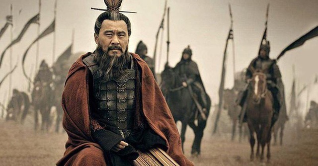 At the age of 25, he chased Cao Cao, 29 beat Liu Bei, and 46 hunted down Sun Quan: Who is this mighty general?  - Photo 2.