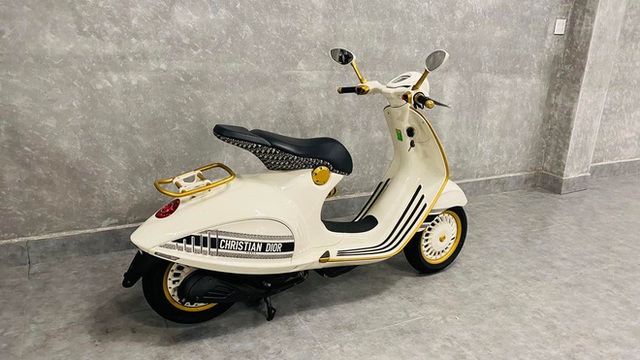 Vespa 946 Christian Dior gây sốt tại Việt Nam: Sang tay lãi ngay 1 tỷ đồng, lợi nhuận khủng hơn bán siêu xe - Ảnh 5.