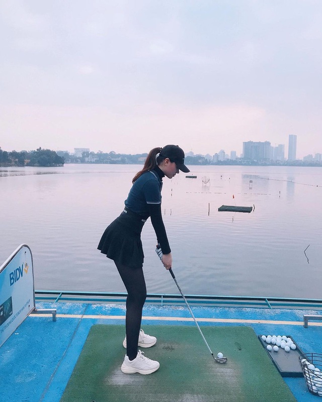  Về chuyện ra sân golf săn đại gia, hội gái đẹp mê golf nói gì? - Ảnh 8.