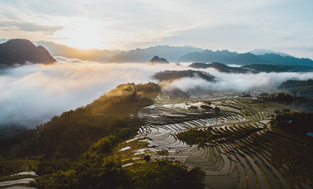 Announcing the new tourism logo, a province is determined to welcome 10 million visitors with a total revenue of nearly 18,000 billion VND in 2022. - Photo 5.