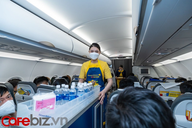 Vietravel Airlines xin lỗi vì đã để khách thấy các ghế rách trên máy bay của mình, nhưng khẳng định ‘việc ghế hư hỏng không ảnh hưởng đến an toàn khai thác bay của hãng’ - Ảnh 2.