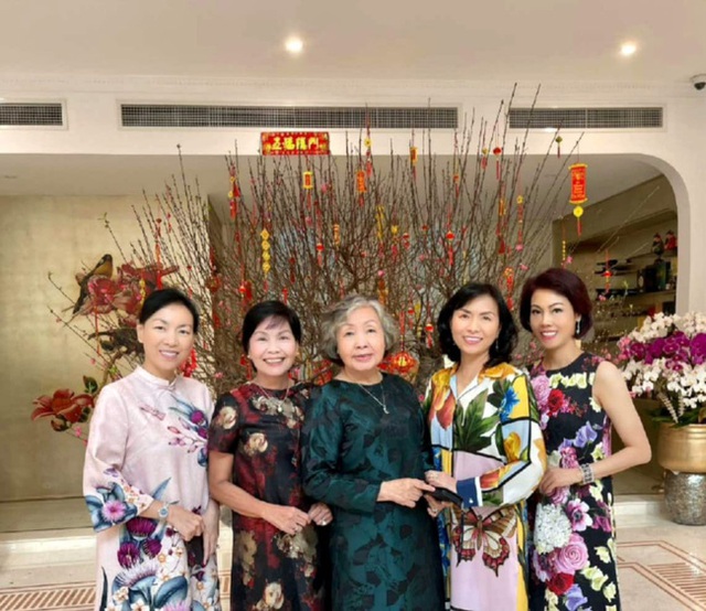 The owner of the Son Kim family has a lot of assets that can't be used up for many generations, but what she loves, often takes pictures when she sees it, is very simple - Photo 11. The owner of the Son Kim family has a lot of assets that can't be used up for many generations, but what she loves, often takes pictures when she sees it, is very simple - Photo 11.
