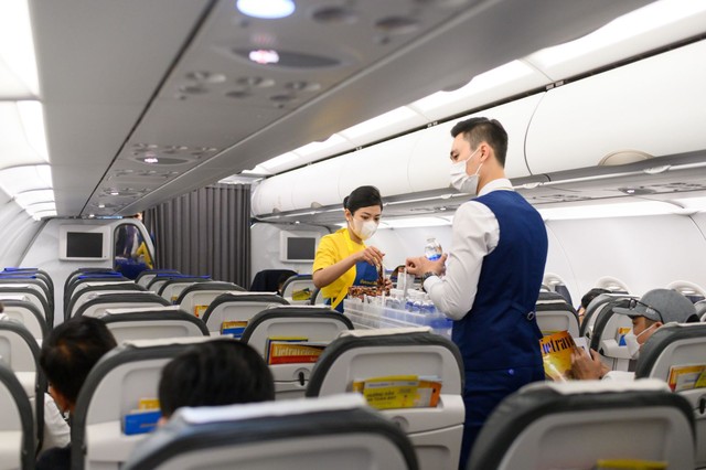 Vietravel Airlines xin lỗi vì đã để khách thấy các ghế rách trên máy bay của mình, nhưng khẳng định ‘việc ghế hư hỏng không ảnh hưởng đến an toàn khai thác bay của hãng’ - Ảnh 3.