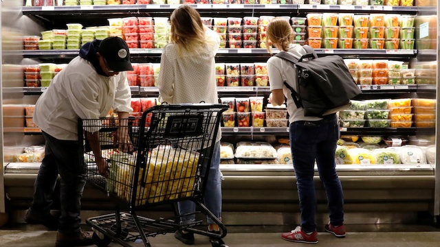 Americans are reeling from the crisis: Parents 'bitten their teeth' for their children to be vegetarian, only daring to buy cheap pasta and potatoes to fill their stomach - Photo 2.