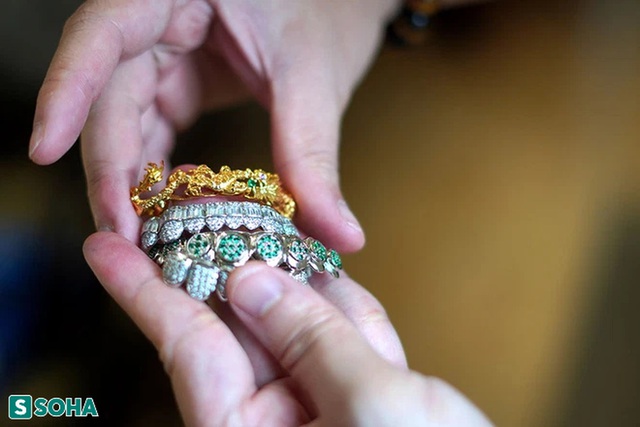   From satisfying personal needs, the guy creates diamond jewelry for his teeth, selling 400 million/set - Photo 5.